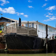 Superb Family Houseboat on Secure Residential Mooring